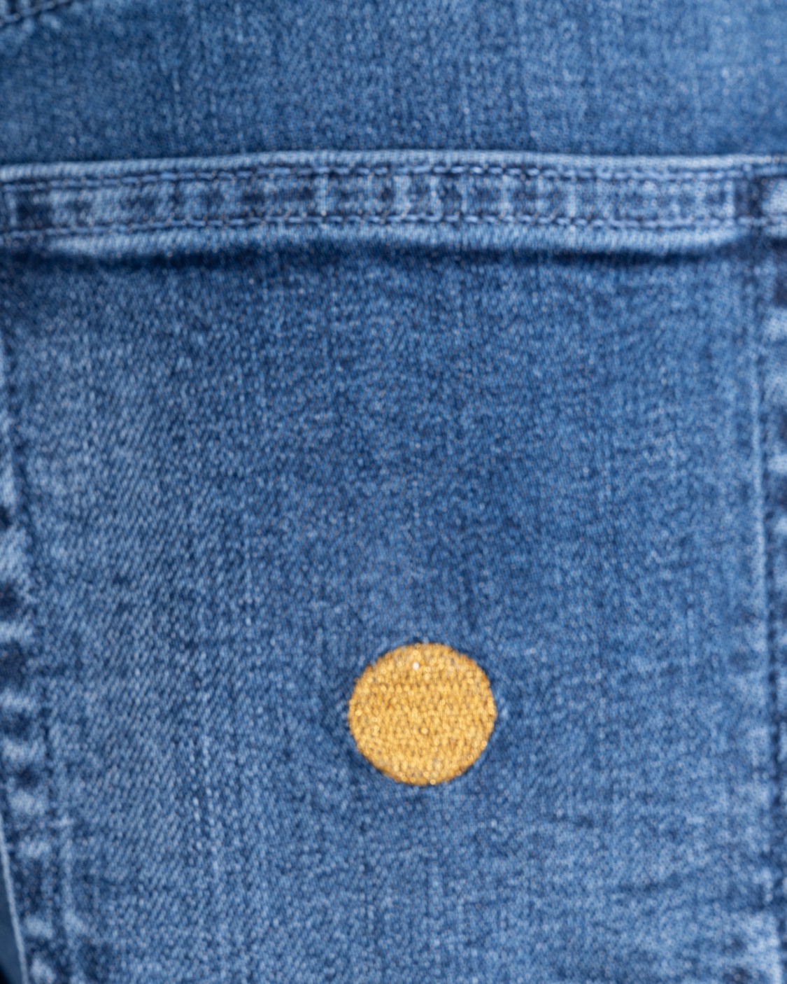 shop DON THE FULLER  Jeans: Don The Fuller denim "Stoccarda".
Vestibilità ampia e corta.
Lavaggio: blu.
Abbottonatura con bottoni dorati, targhetta in pelle rosa, puntino rosa.
Composizione: 98% cotone organico 2% elastan riciclato.
Made in Italy.. STOCCARDA DTF-D number 8217529